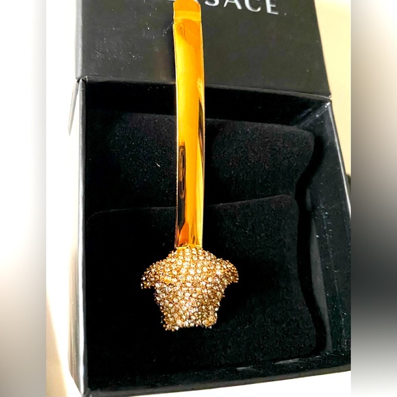 🎉HP🎉Versace Gold Crystal 'La Medusa' Hair Clip - Picture 2 of 5